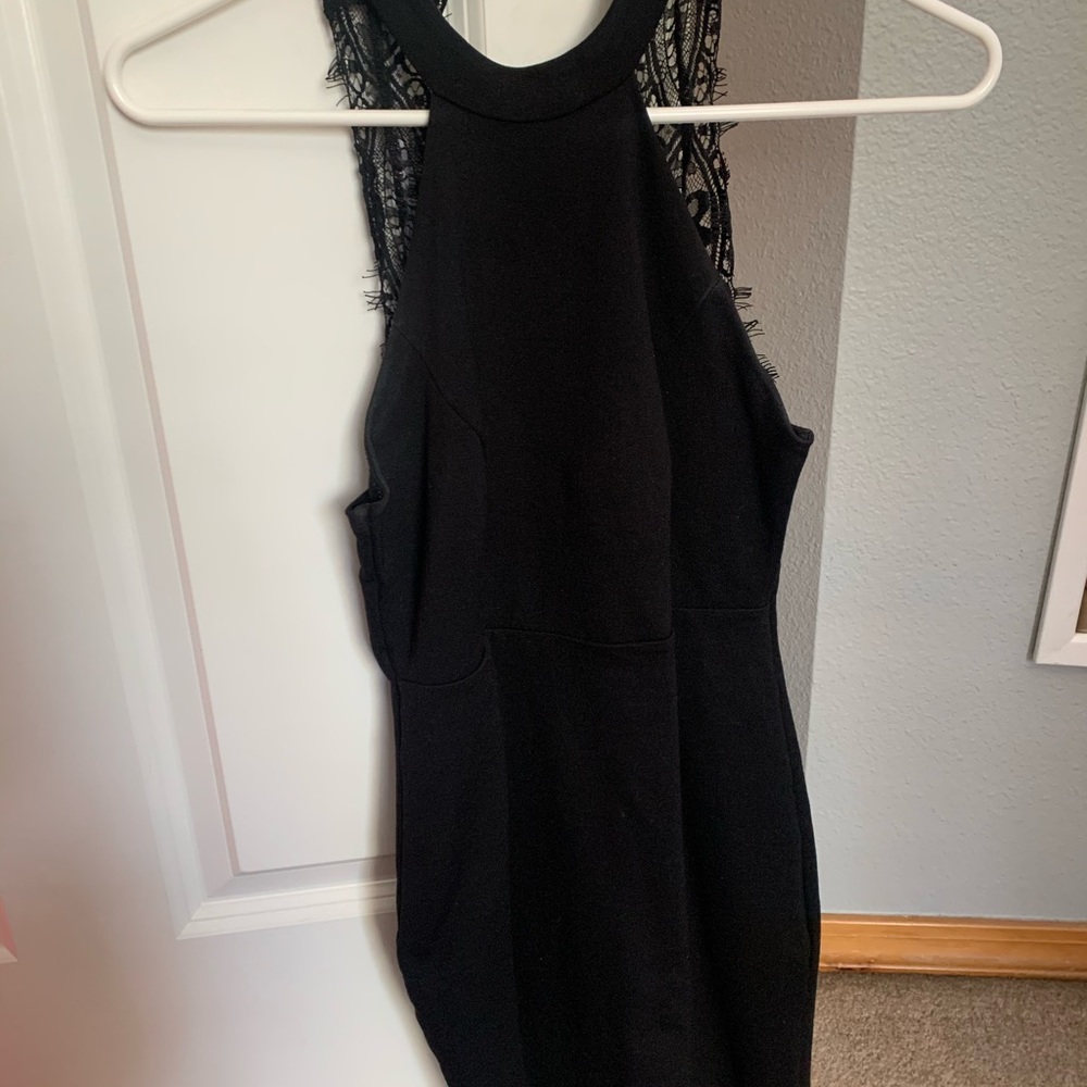 Beautiful form fitting hoco dress